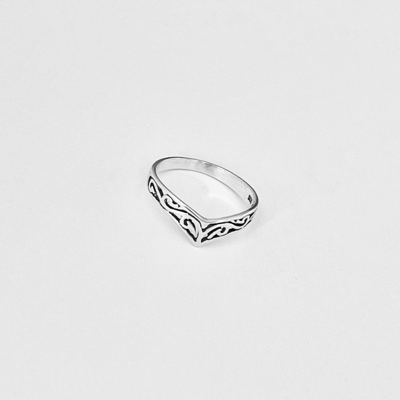 Sterling Silver Chevron Filigree Ring, V Shape Ring, Silver Rings, Swirls, Band - Picture 13 of 14